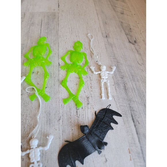 Hanging Frankenstein skeleton bat variety Halloween home decor set - Picture 4 of 9